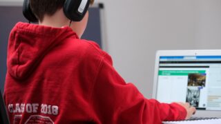 Online English coaching vs face-to-face learning